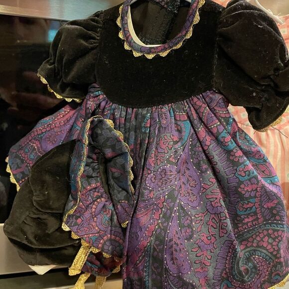 4 Daisy Kingdom Doll Dresses With Bonnets NWT - Picture 13 of 15